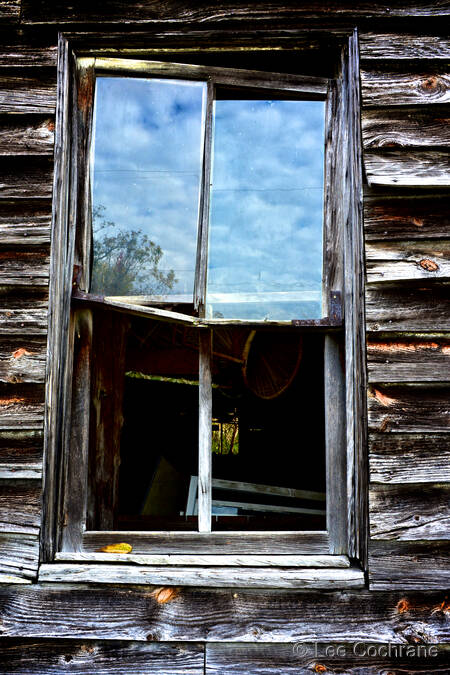 photo of OldBarnWindow